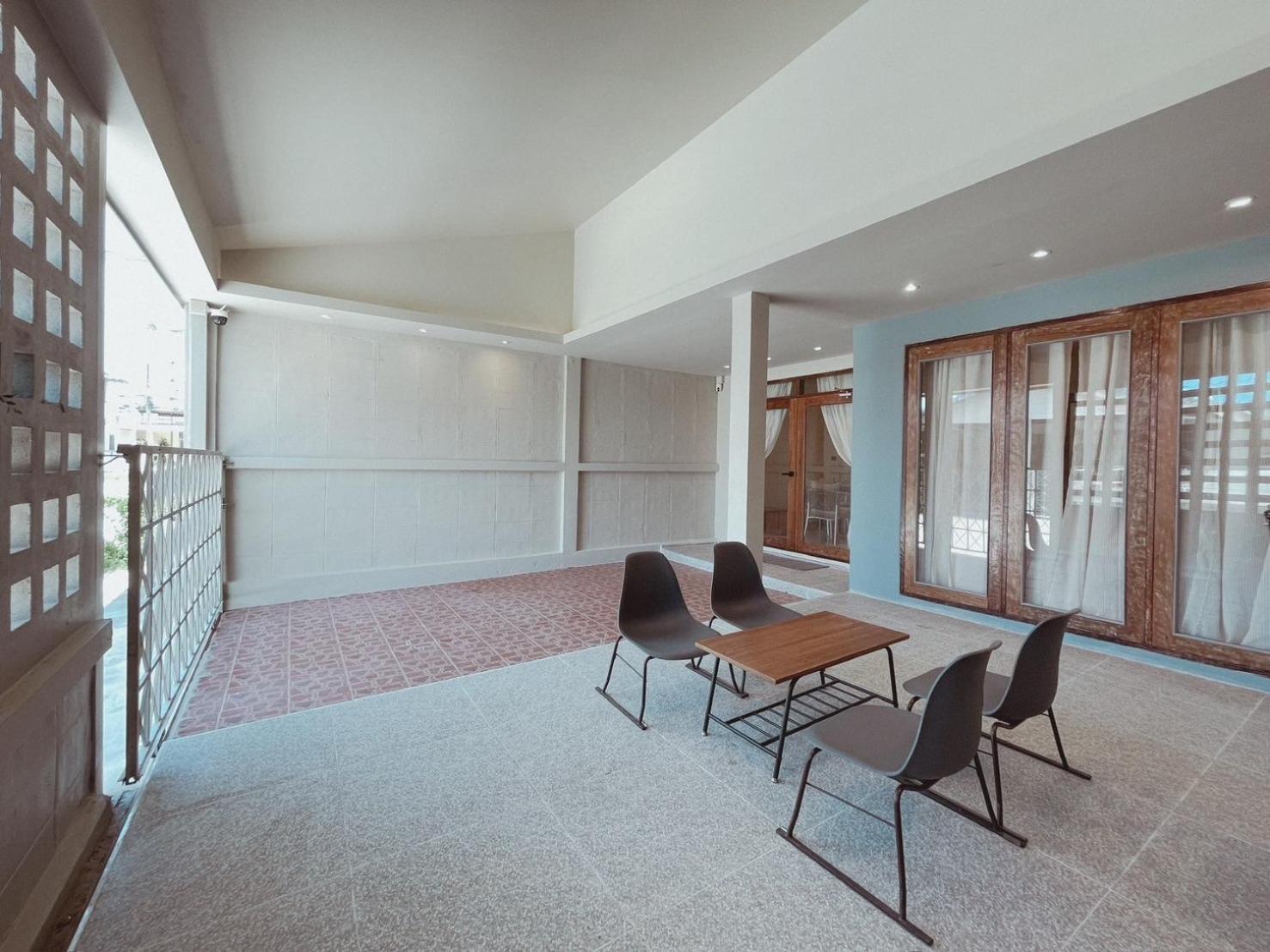 Aoboun House Bangsaen บ้านโอบอุ่น บางแสน Extérieur photo