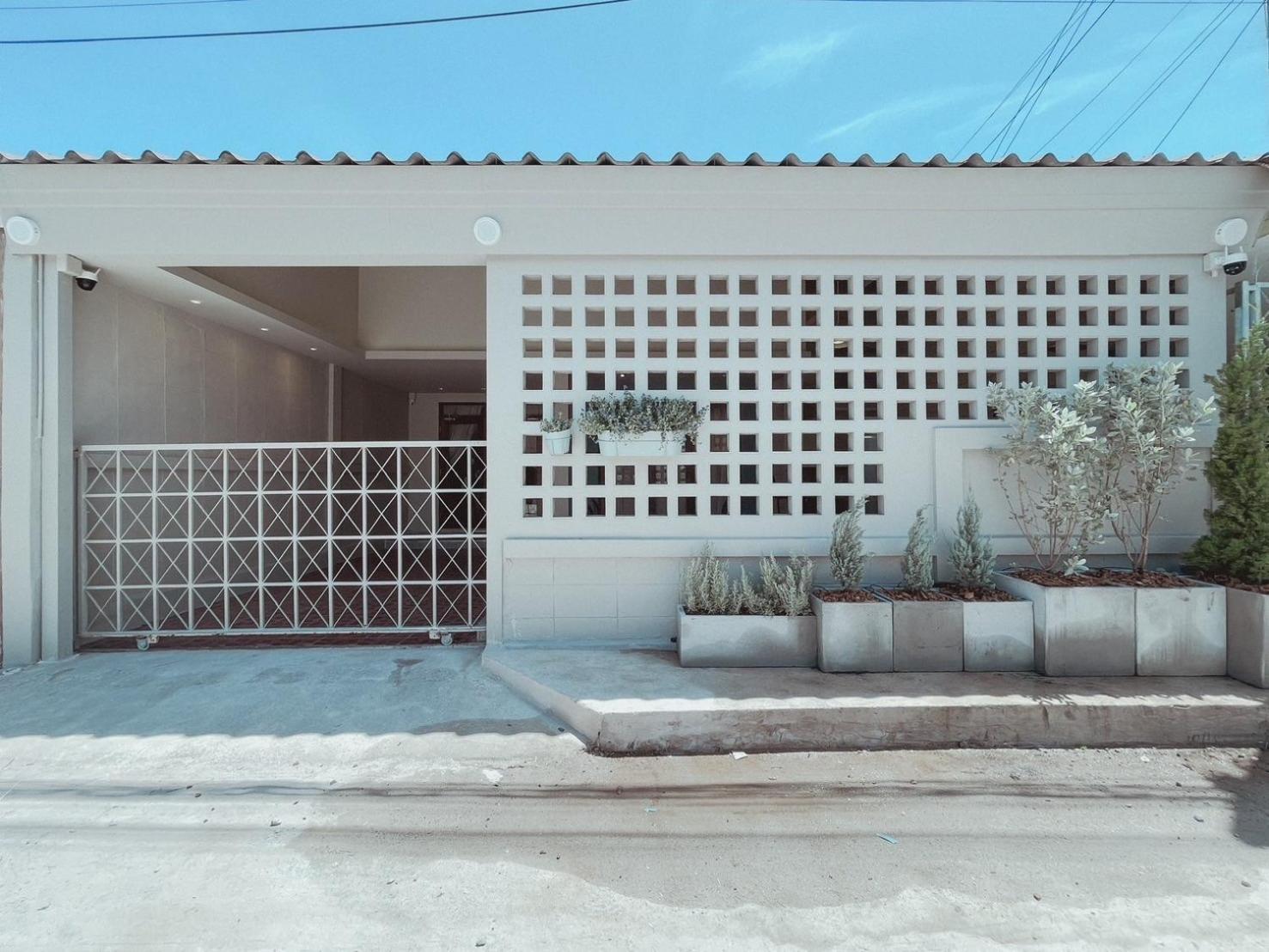 Aoboun House Bangsaen บ้านโอบอุ่น บางแสน Extérieur photo