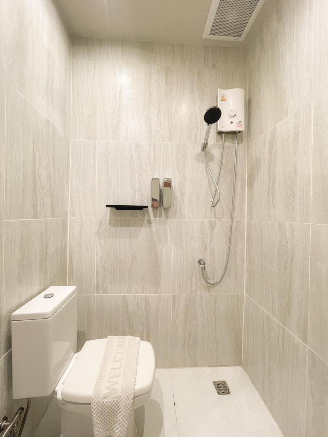 Aoboun House Bangsaen บ้านโอบอุ่น บางแสน Extérieur photo